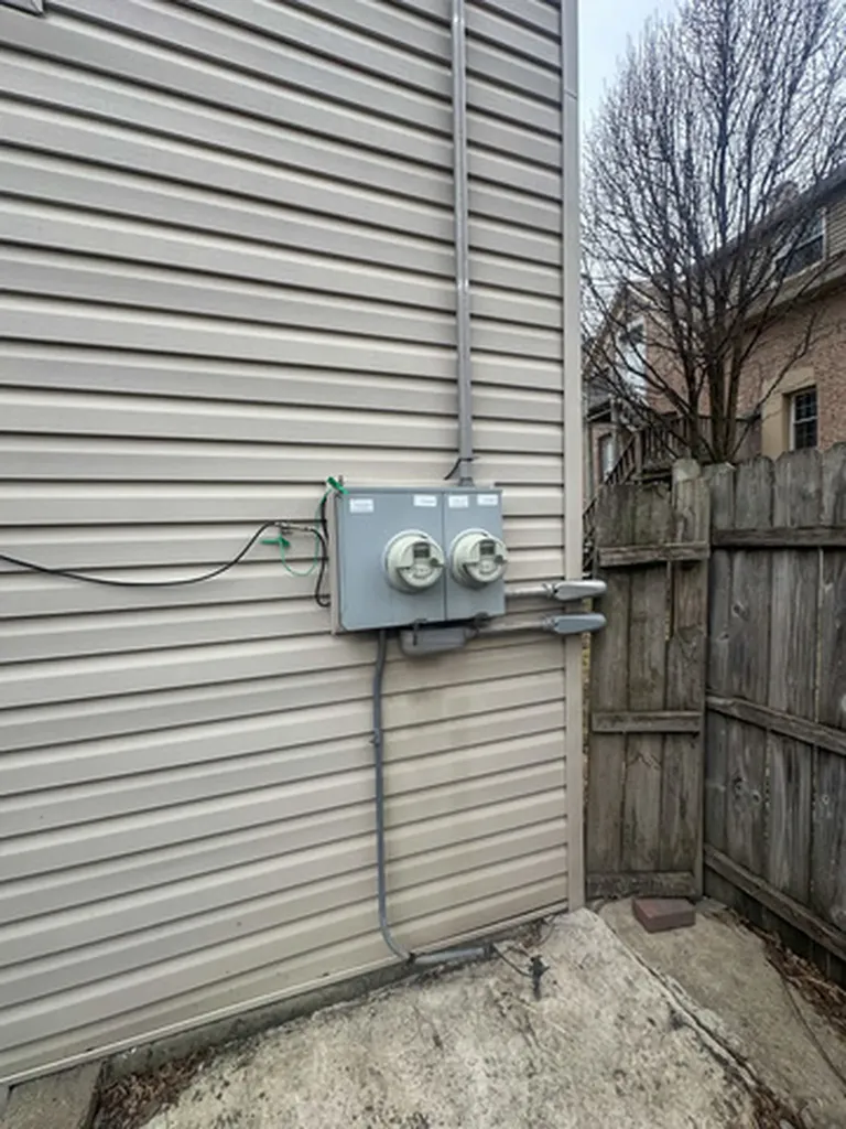 2037 North Tripp Avenue Chicago IL 60639