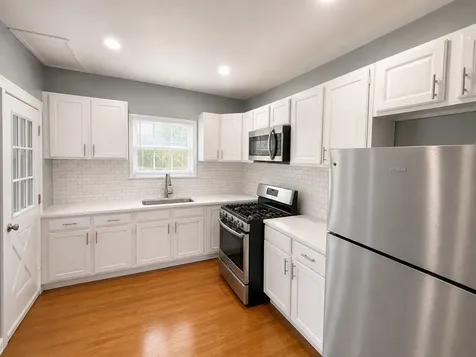 1527 Brookside Avenue Waukegan IL 60085