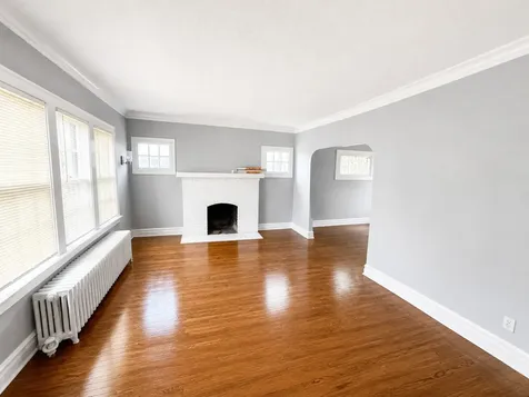 1527 Brookside Avenue Waukegan IL 60085