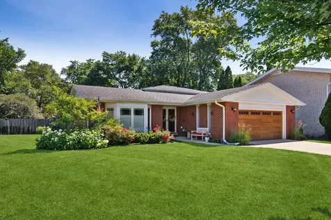 6833 North Concord Lane N Niles IL 60714