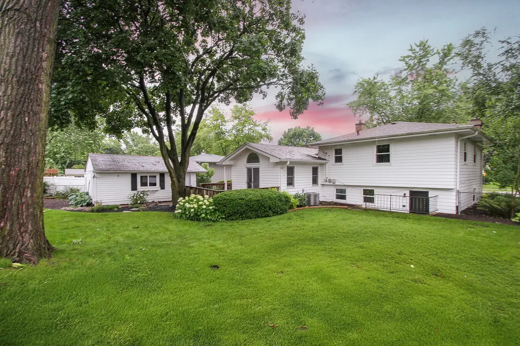 329 Tupelo Avenue Naperville IL 60540