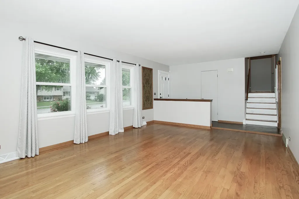 329 Tupelo Avenue Naperville IL 60540