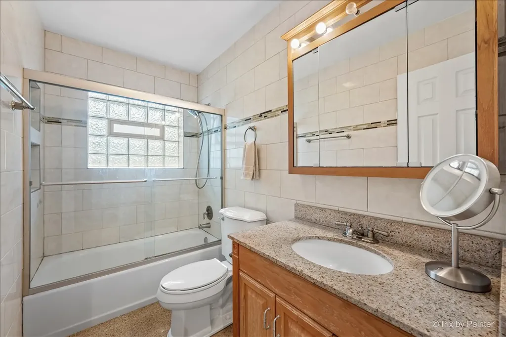2530 Old Glenview Road Wilmette IL 60091