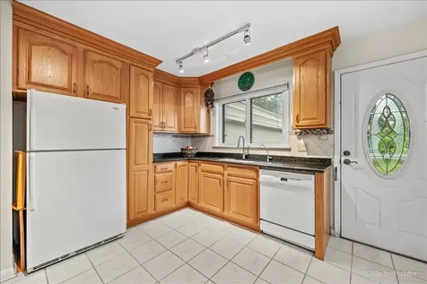 2530 Old Glenview Road Wilmette IL 60091