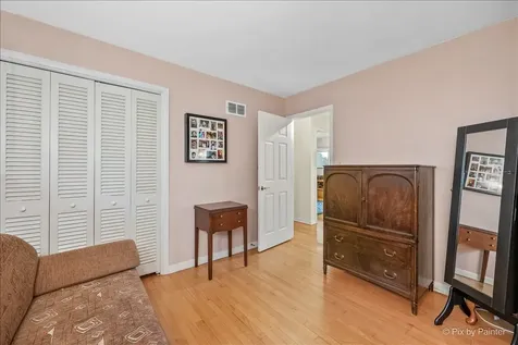 2530 Old Glenview Road Wilmette IL 60091