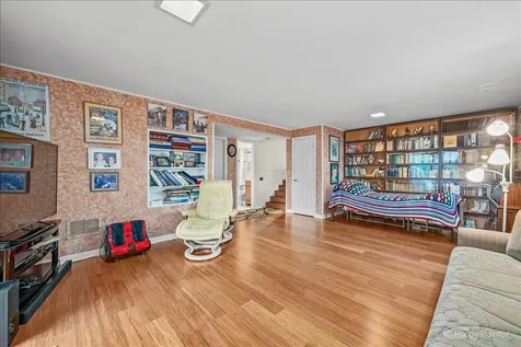 2530 Old Glenview Road Wilmette IL 60091