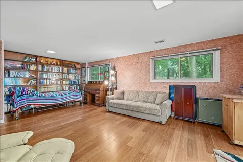 2530 Old Glenview Road Wilmette IL 60091