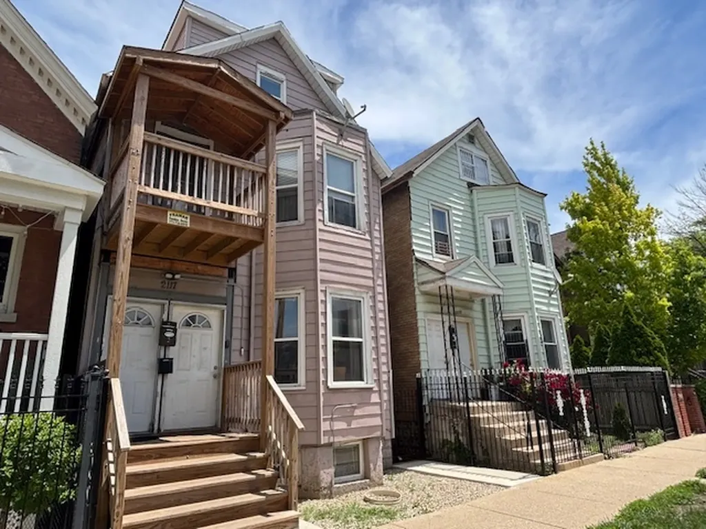 2117 North Stave Street Chicago IL 60647