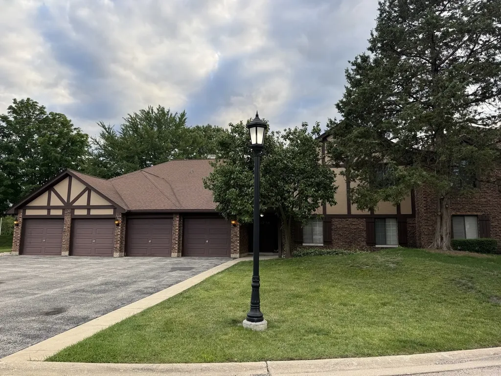 1756 Plymouth Court Wheaton IL 60189