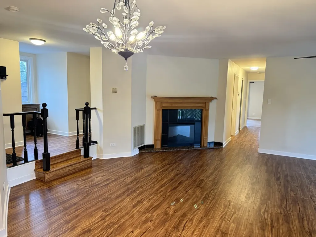 1756 Plymouth Court Wheaton IL 60189