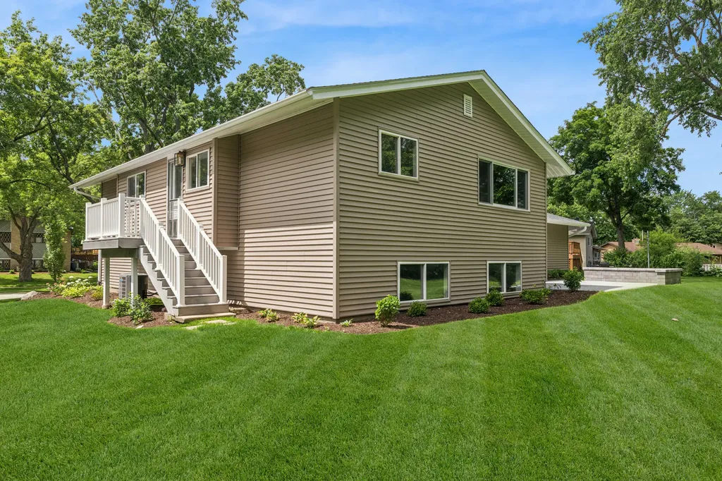 3239 Stillwell Court Woodridge IL 60517