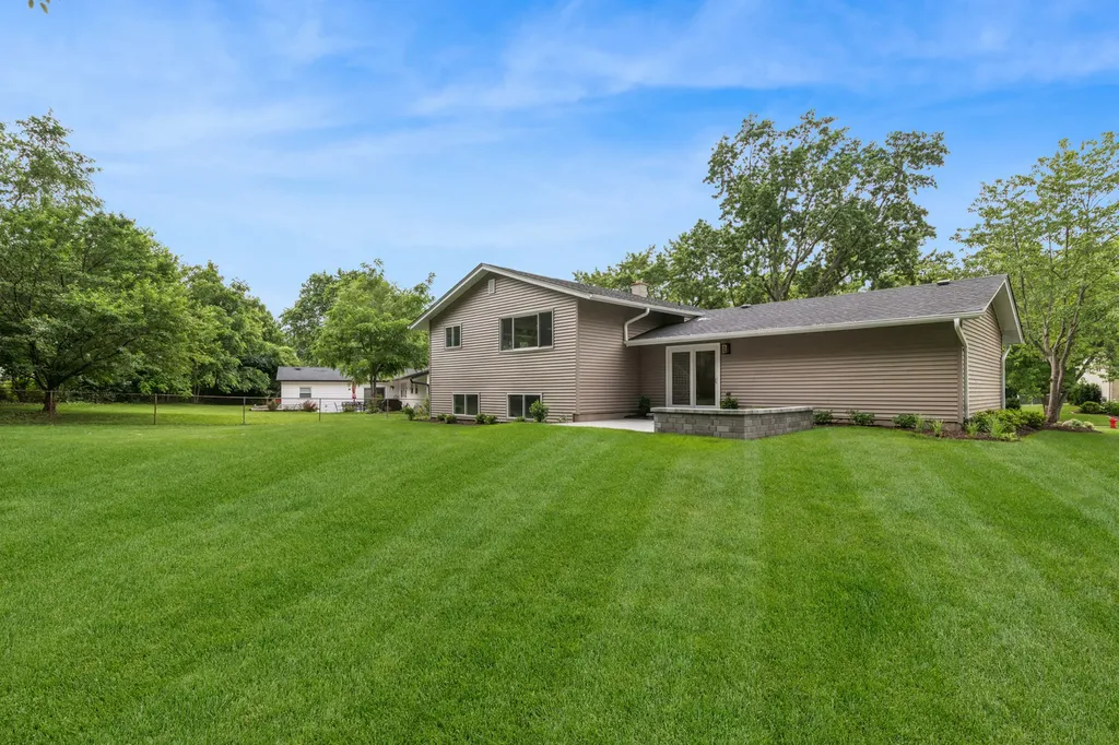 3239 Stillwell Court Woodridge IL 60517