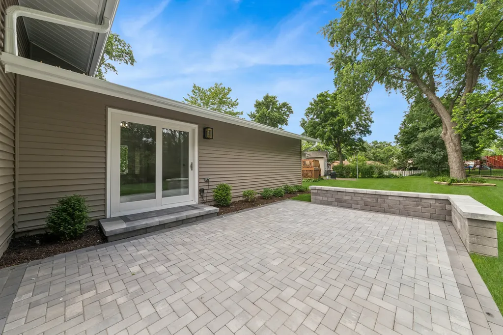 3239 Stillwell Court Woodridge IL 60517