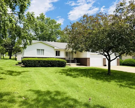 605 East Market Street Farmer City IL 61842