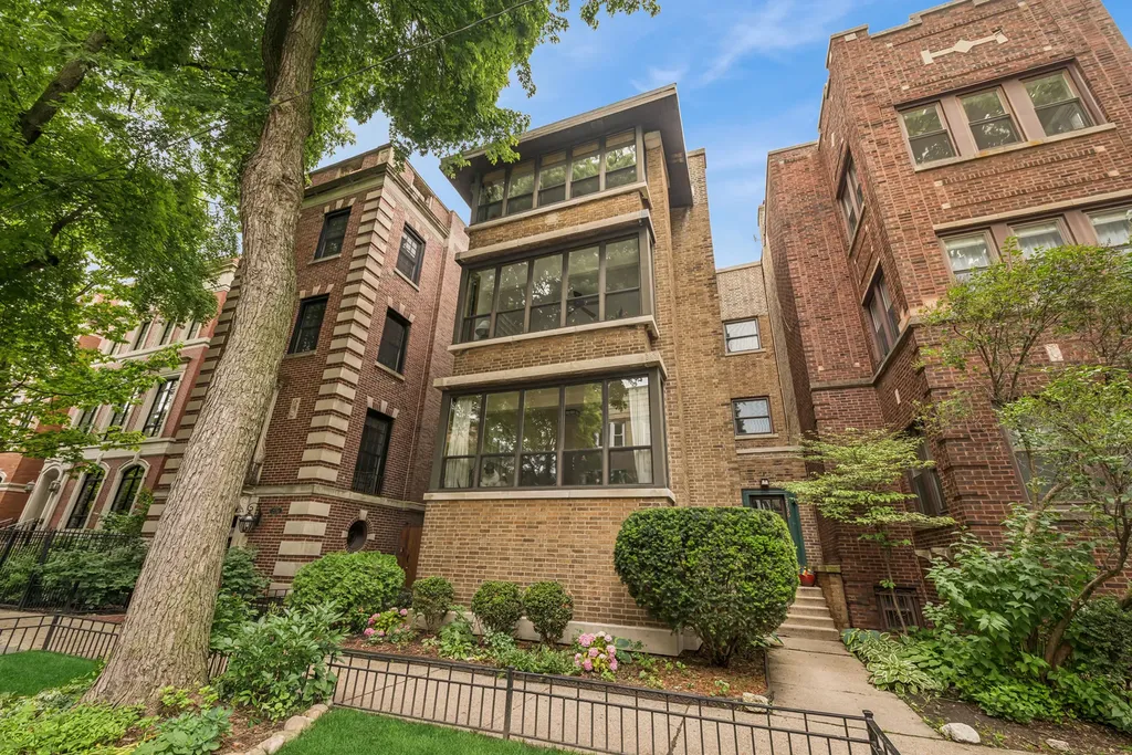 2736 North Mildred Avenue Chicago IL 60614