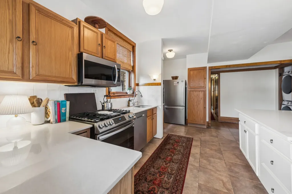 2736 North Mildred Avenue Chicago IL 60614