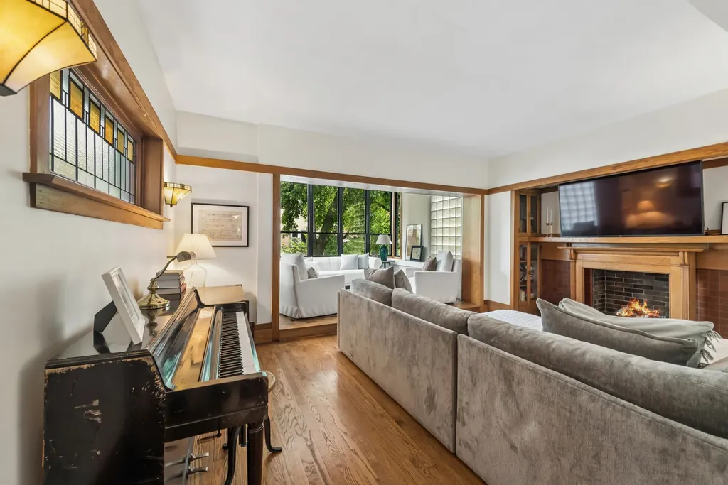 2736 North Mildred Avenue Chicago IL 60614