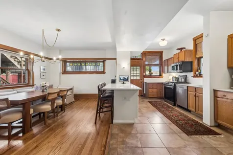 2736 North Mildred Avenue Chicago IL 60614
