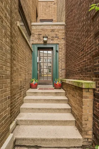 2736 North Mildred Avenue Chicago IL 60614
