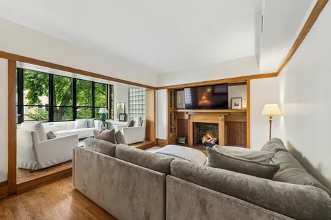 2736 North Mildred Avenue Chicago IL 60614