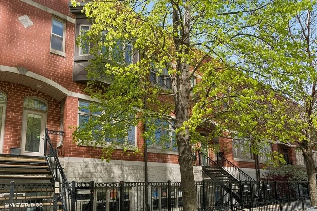 1816 South Calumet Avenue Chicago IL 60616