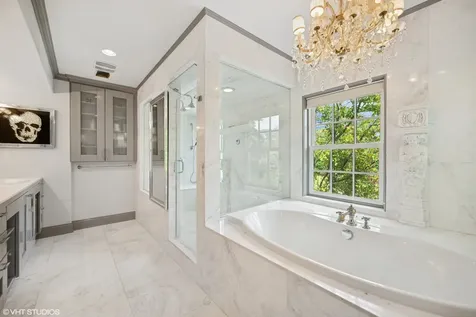 82 Woodley Road Winnetka IL 60093