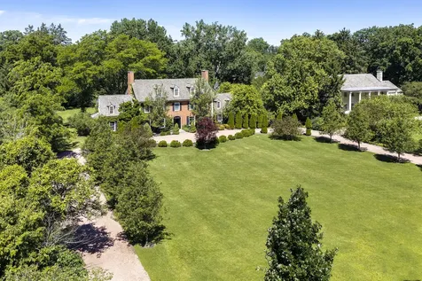 82 Woodley Road Winnetka IL 60093