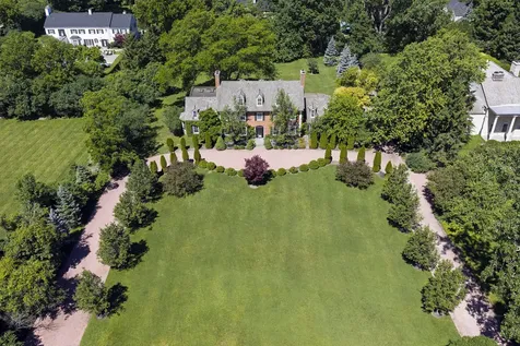 82 Woodley Road Winnetka IL 60093