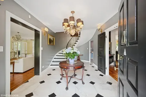 82 Woodley Road Winnetka IL 60093