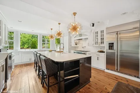 82 Woodley Road Winnetka IL 60093