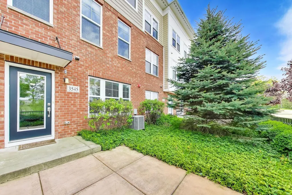 3545 Mulligan Drive Woodridge IL 60517