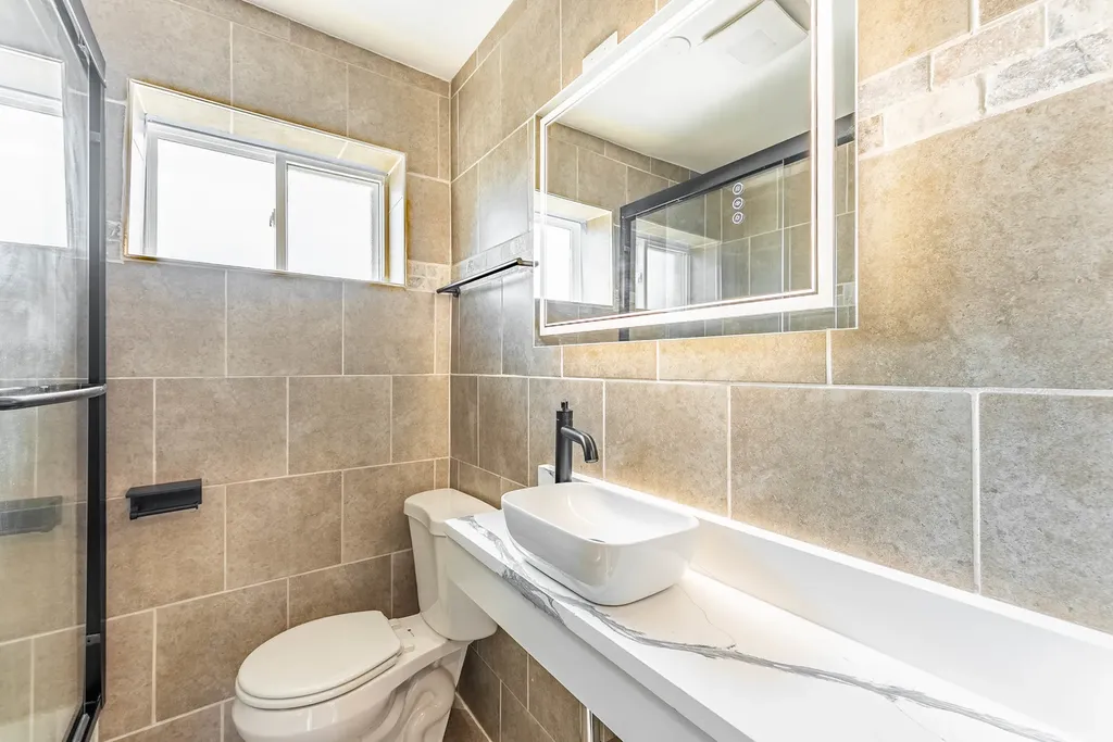 9131 South Parnell Avenue Chicago IL 60620