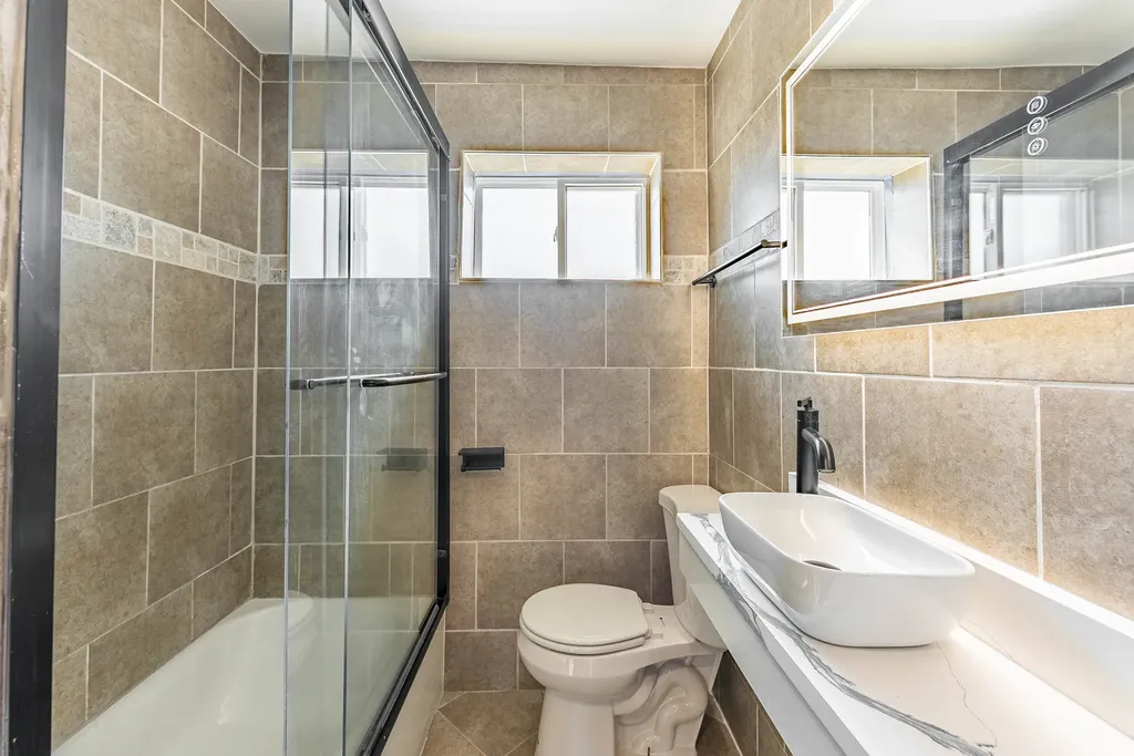 9131 South Parnell Avenue Chicago IL 60620