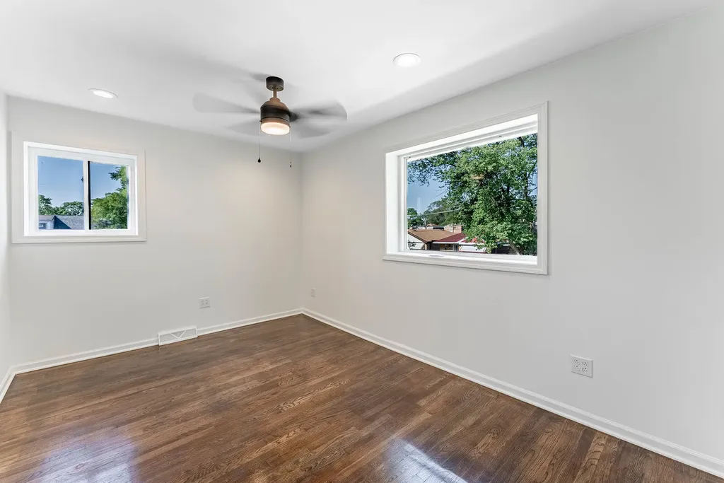 9131 South Parnell Avenue Chicago IL 60620