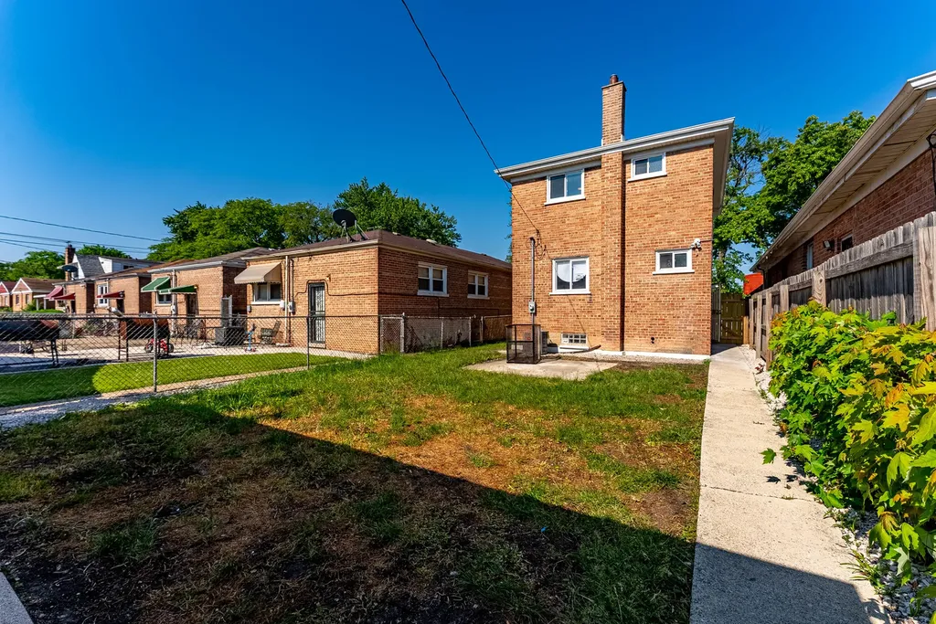 9131 South Parnell Avenue Chicago IL 60620