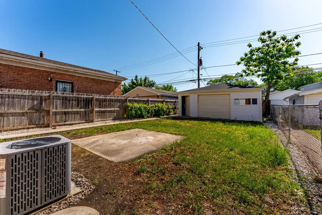 9131 South Parnell Avenue Chicago IL 60620