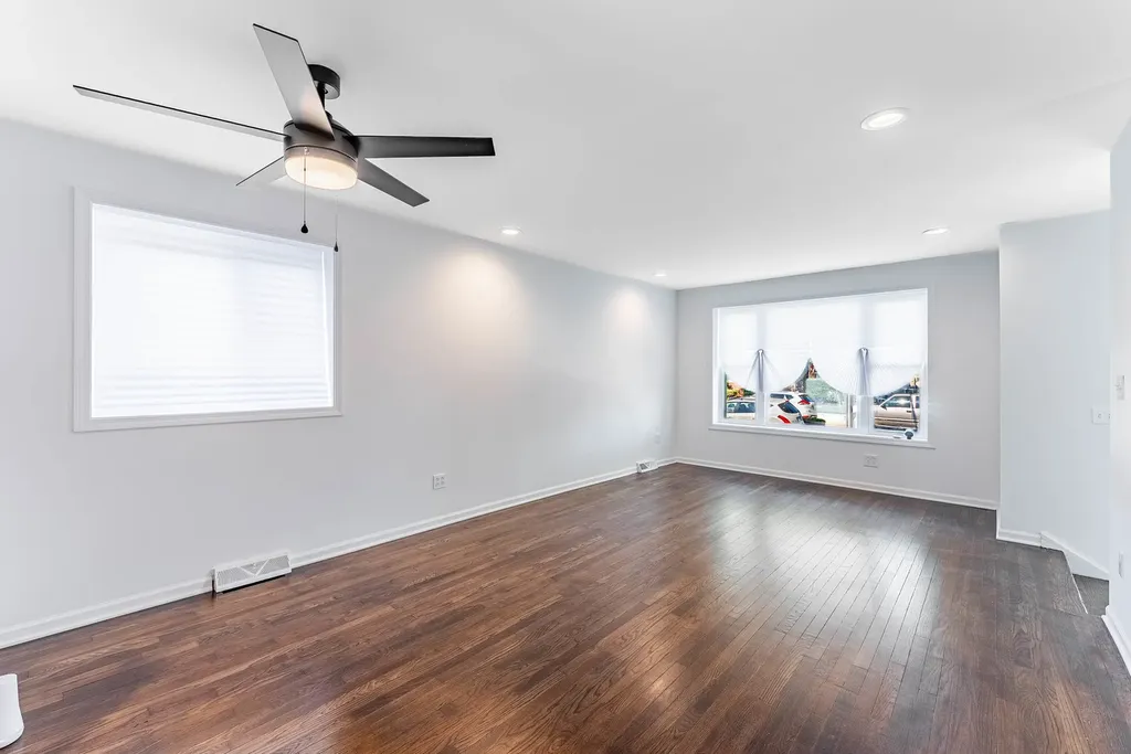 9131 South Parnell Avenue Chicago IL 60620