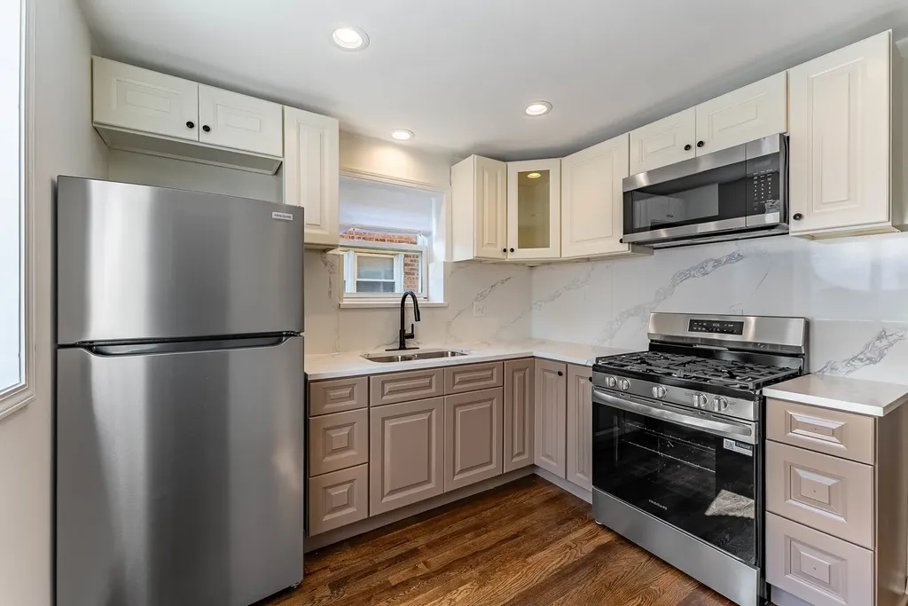 9131 South Parnell Avenue Chicago IL 60620