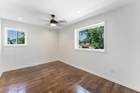9131 South Parnell Avenue Chicago IL 60620