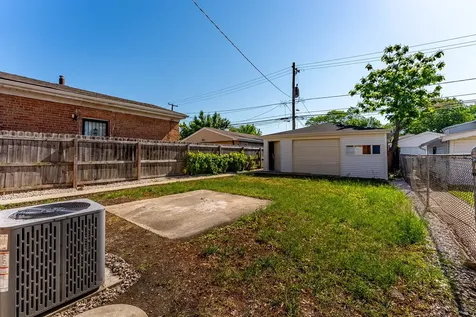 9131 South Parnell Avenue Chicago IL 60620