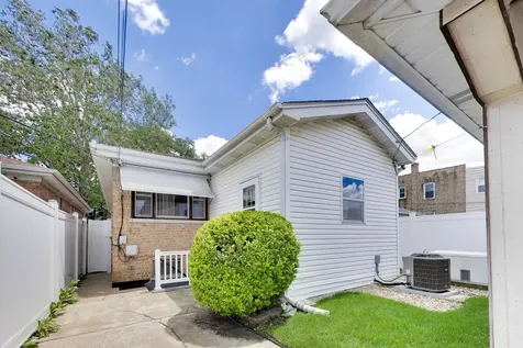 1118 Bohland Avenue Bellwood IL 60104