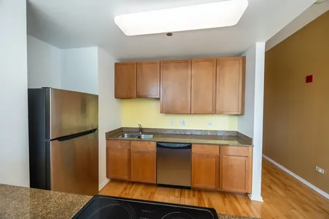 1000 West Leland Avenue Chicago IL 60640