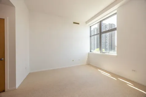 1000 West Leland Avenue Chicago IL 60640