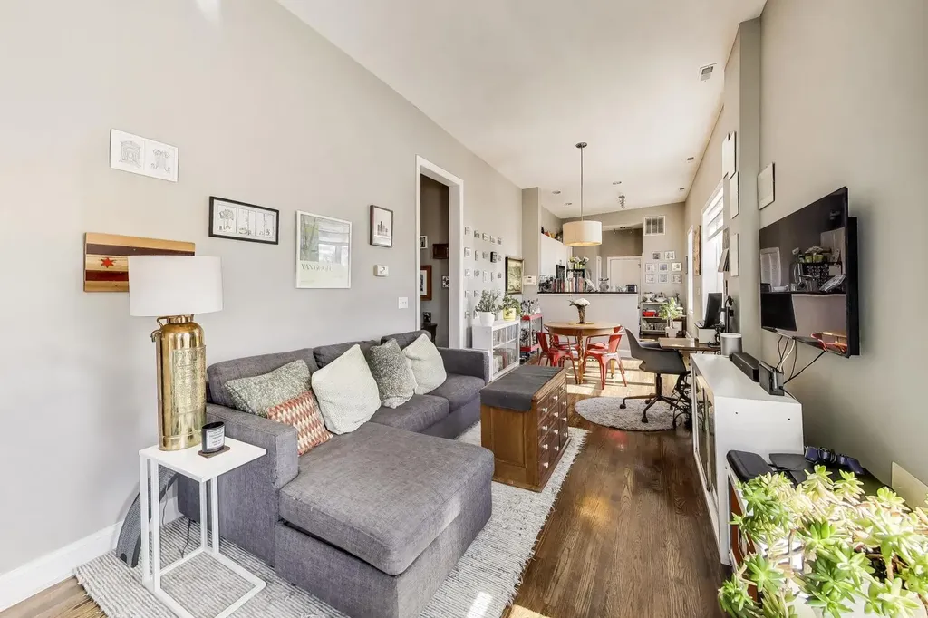 2601 North Hamlin Avenue Chicago IL 60647