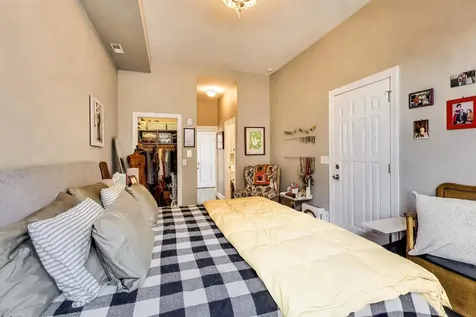 2601 North Hamlin Avenue Chicago IL 60647