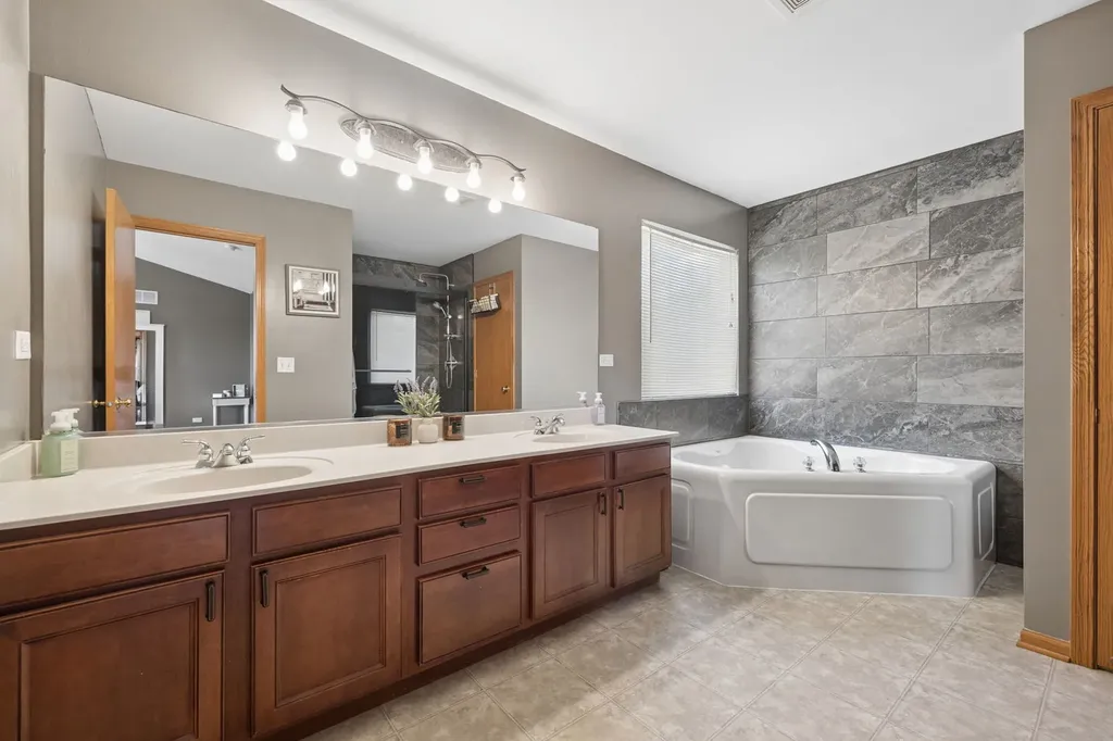 1905 Springside Drive Plainfield IL 60586