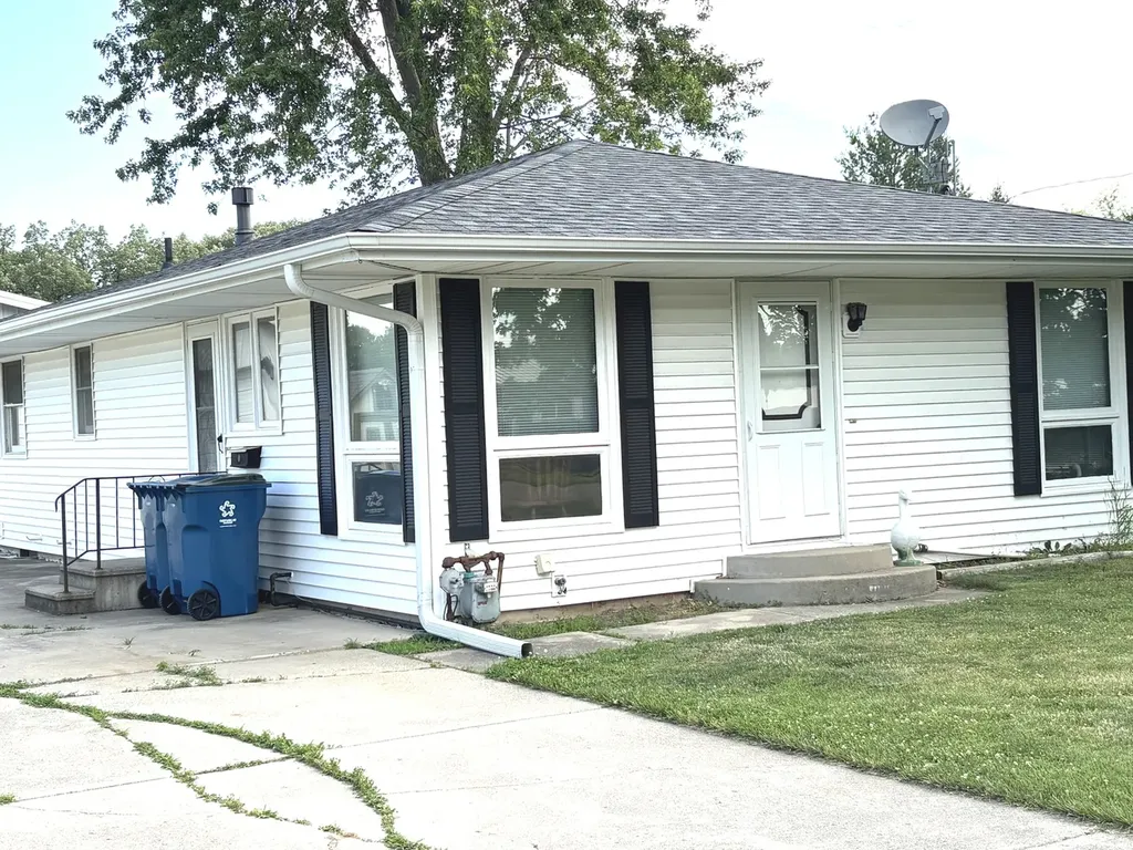 312 Water Street Earlville IL 60518