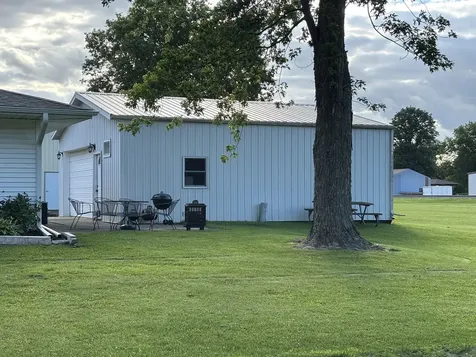 312 Water Street Earlville IL 60518