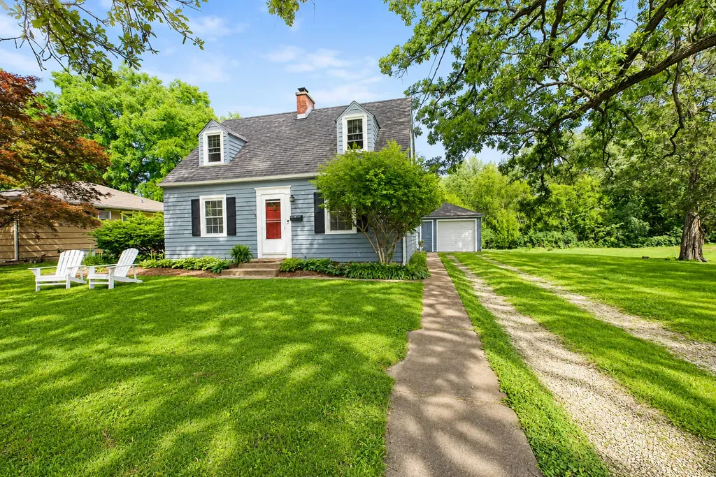 105 South Seymour Avenue Grayslake IL 60030
