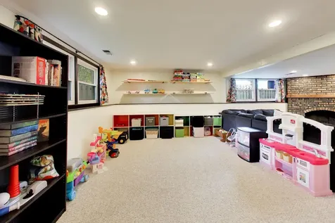 8 Charles Court Buffalo Grove IL 60089
